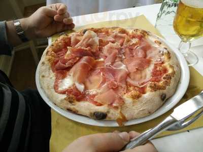 Olive E Capperi Trattoria Pizzeria