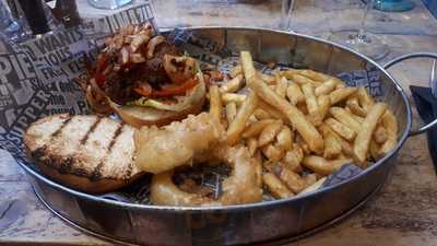 Stateside Bar & Kitchen