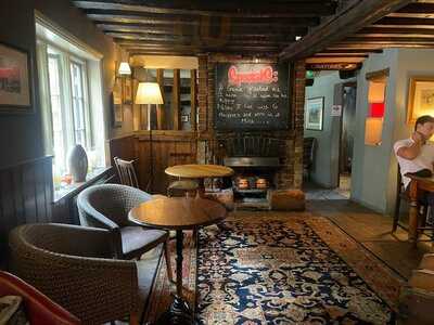 The Old Hatchet Pub And Restaurant