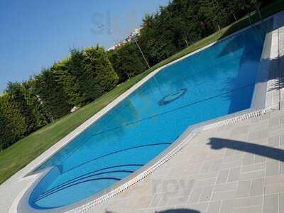 Istanbul Restaurant & Meze Bar