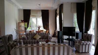 Istanbul Restaurant & Meze Bar