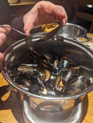 Barnacles Restaurant & Bar Bistro