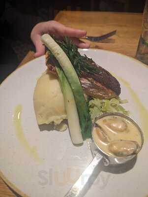 Barnacles Restaurant & Bar Bistro