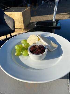 Lock & Quay Bar & Restaurant