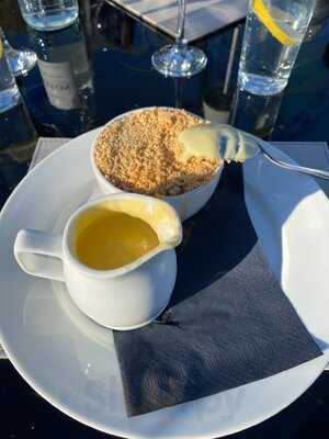 Lock & Quay Bar & Restaurant