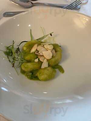 Restaurant At Esseborne Manor