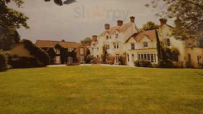 Restaurant At Esseborne Manor