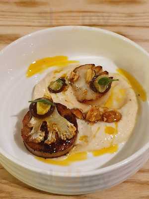 Thomas Carr At The Olive Room