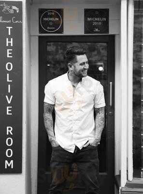 Thomas Carr At The Olive Room