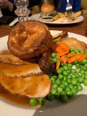 The Crooked Lum Beefeater