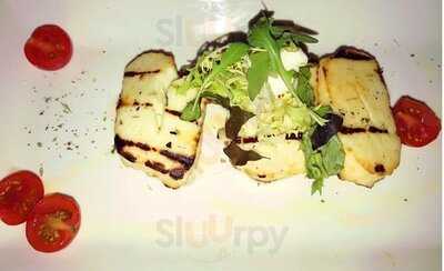 Pradas Bar And Grill