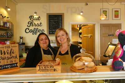 Froth Coffee And Sandwich Lounge