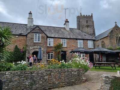 Court Farm Inn
