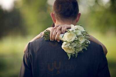 The Oak Room Restaurant & Bar At Dainton Park