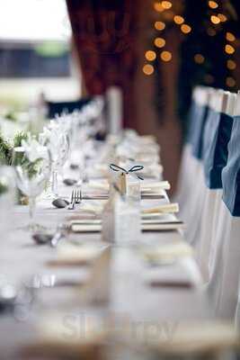 The Oak Room Restaurant & Bar At Dainton Park