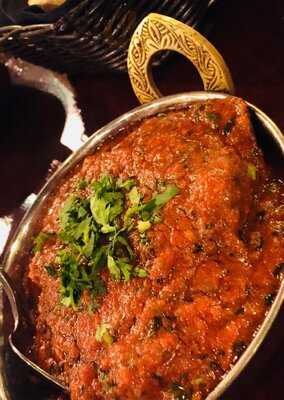 The Winyates Bar & Indian Grill