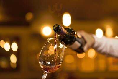 The Winyates Bar & Indian Grill