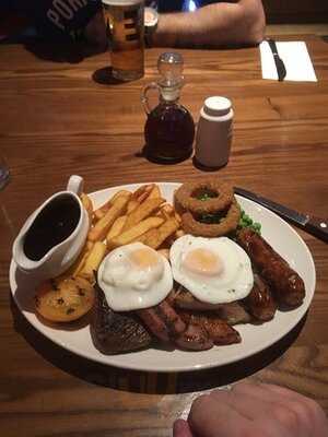 Brewers Fayre Foxlydiate Arms