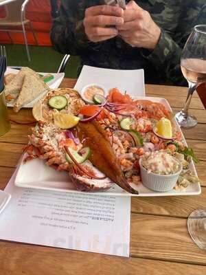 S&p Fish Shop And Cafe