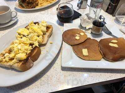 Johnny C's Bar & Bistro