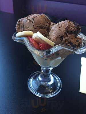 Le Manger Cafe Bar & Restaurant