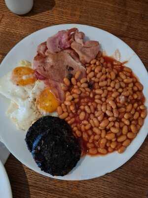 Honourable Pilot Cookhouse + Pub