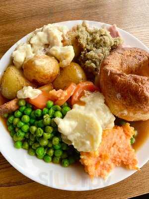 Honourable Pilot Cookhouse + Pub