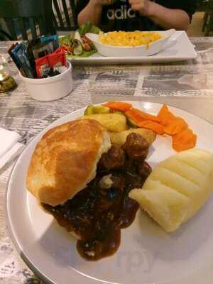 Coasters Bistro & Bar