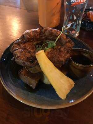 The Royal Castle Hotel (bar & Restuarant)