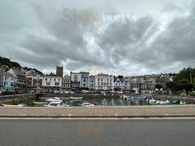 The Royal Castle Hotel (bar & Restuarant)