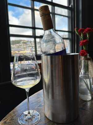 The Royal Castle Hotel (bar & Restuarant)