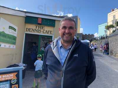 Dennis Cafe