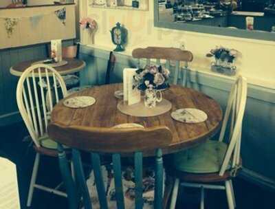 Lily’s Vintage Cafe