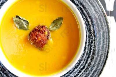 Zoom - The Glocal Diner