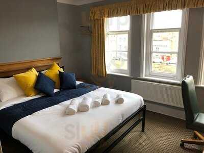 The White Lion Hotel - Photo 7