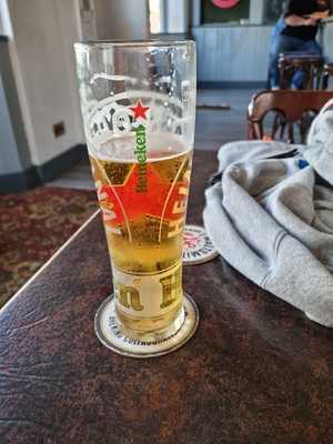 Simeon Arms Entertainment