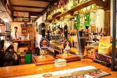 Ghillies Cellar Bar & Bistro