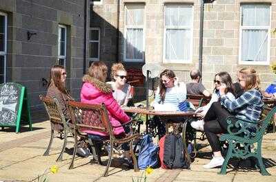 Ghillies Cellar Bar & Bistro