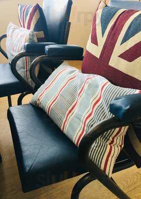 Annie's At The Boathouse