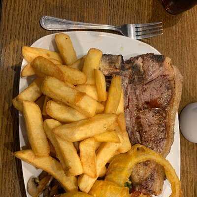 Pantyscallog Steak House With Rooms