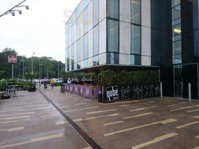 Qube Cafe-bar