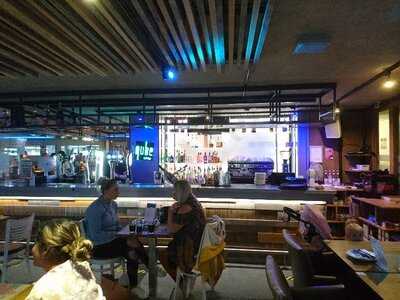 Qube Cafe-bar