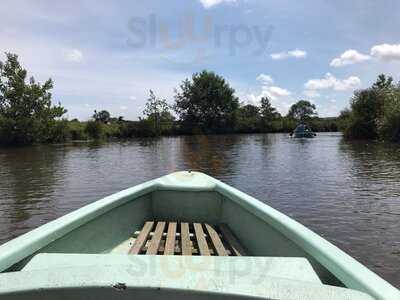 The Anchor Inn & Boating