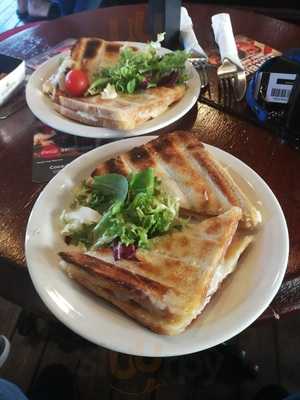 The Earl Of Zetland Floating Restaurant