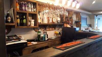 Layla's Cafe And Bar