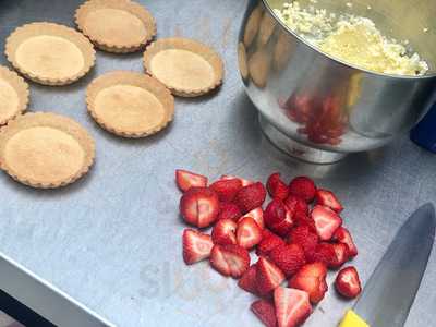 Auntie Anne's Deli Diner