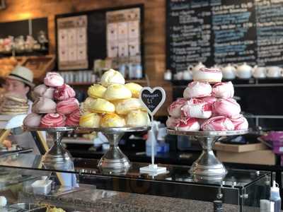 Auntie Anne's Deli Diner