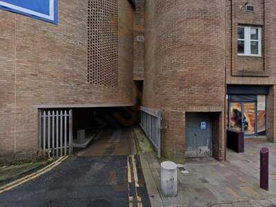 Auntie Anne's Deli Diner