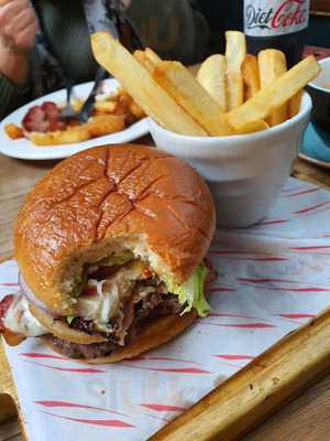 Indulge Coffee And Deli