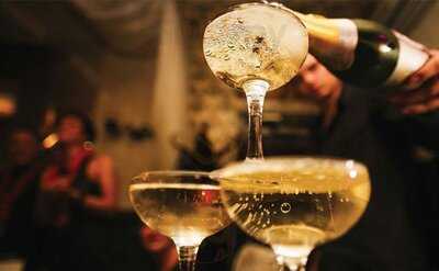 Pauls Hot Stone Pizzas